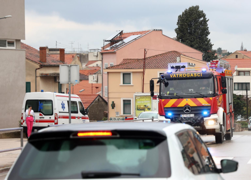 Fotografija 4 - Evakuacija i spašavanje: Bez brige, ovo je samo vježba ako slučajno dođe do požara u šibenskoj hitnoj pomoći