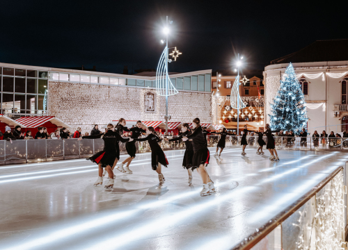 Fotografija 3 - Zagrebačke pahuljice priredile pravu bajku na šibenskom klizalištu