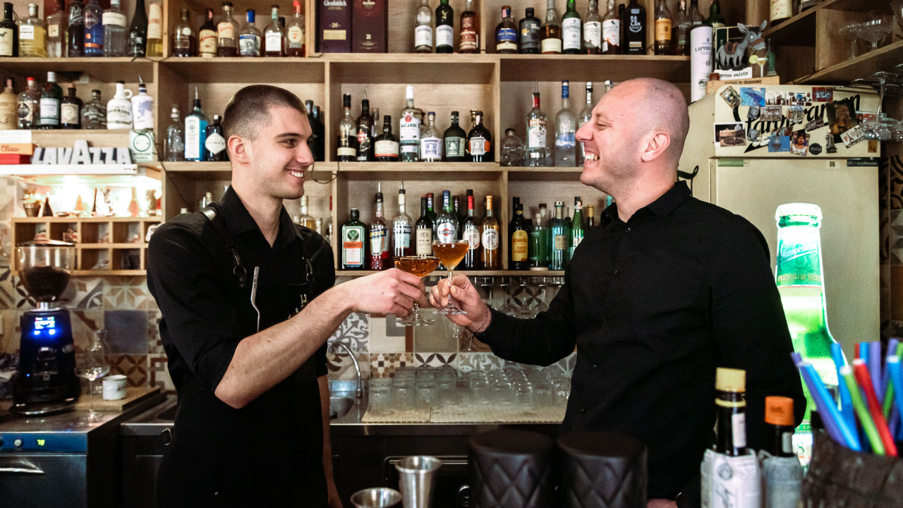 Zima u Vintage Baru: Uživajte u toplim koktelima i kreativnom programu