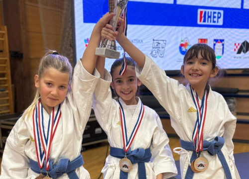 Veliki posao KK Okit na Prvenstvu Hrvatske: ekipno srebro u katama i bronca u borbama, uz 4 pojedinačne medalje