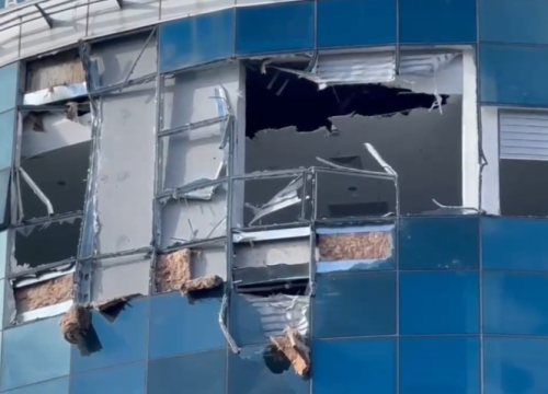 Helikopter hitne pomoći se zabio u zgradu bolnice, poginule četiri osobe