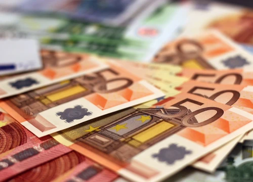 Saznali smo kolike su božićnice dobili zaposlenici u gradskim službama i općinama u našoj županiji