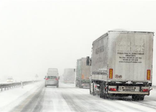 Zbog olujnog vjetra, zabrana prometa između Sv. Roka i Posedarja
