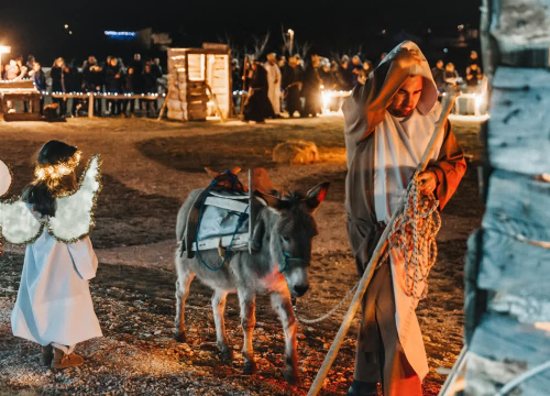 Fotografija 5 - U Čavoglavama uprizorene žive jaslice. Pogledajte kako je bilo