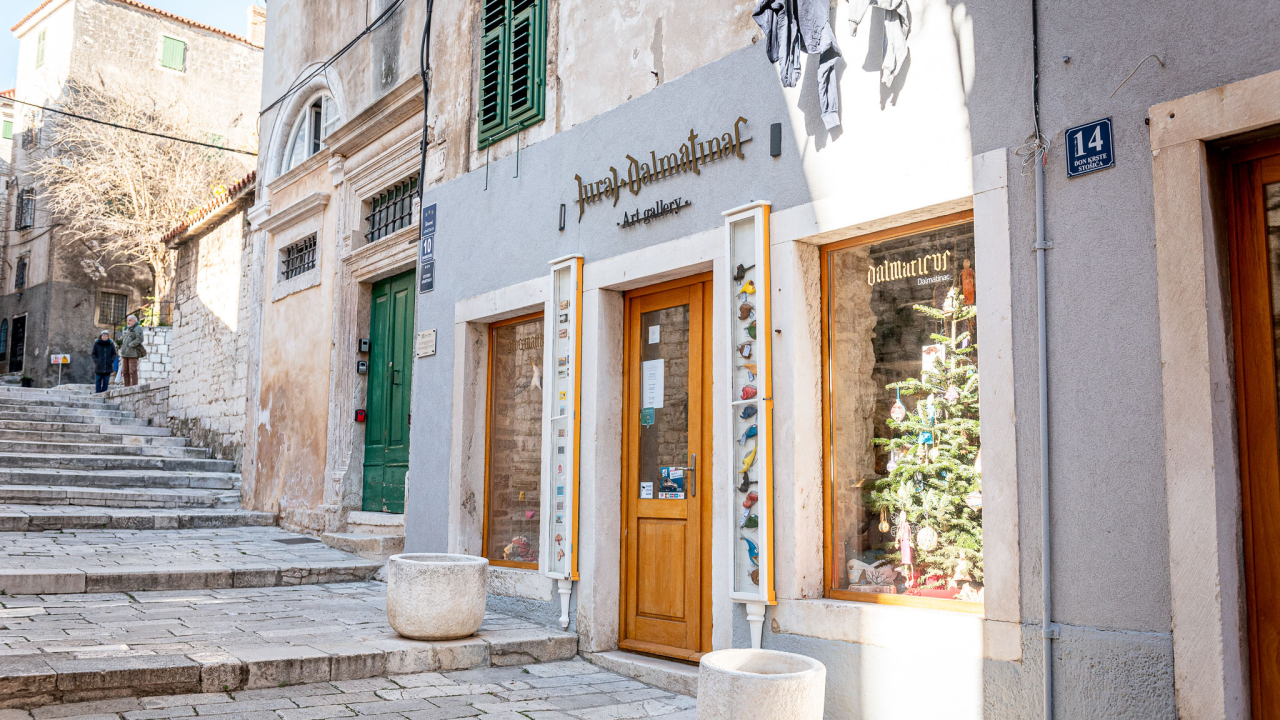 Galerija Juraj Dalmatinac: Provjerite bogatu ponudu i odlične akcije!