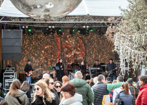 Fotografija 15 - Top Show Band Cabaret zagrijava Šibenčane u parku