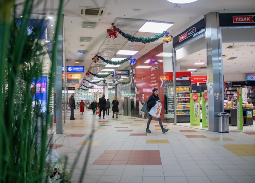 Fotografija 2 - Sezonsko zimsko sniženje startalo u Dalmare centru