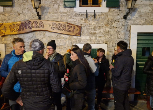 Fotografija 4 - U režiji Vodiških piketaša održana noćna lagana planinarska šetnja po brdima