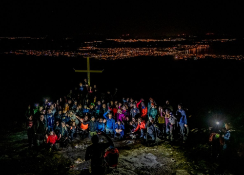 U režiji Vodiških piketaša održana noćna lagana planinarska šetnja po brdima