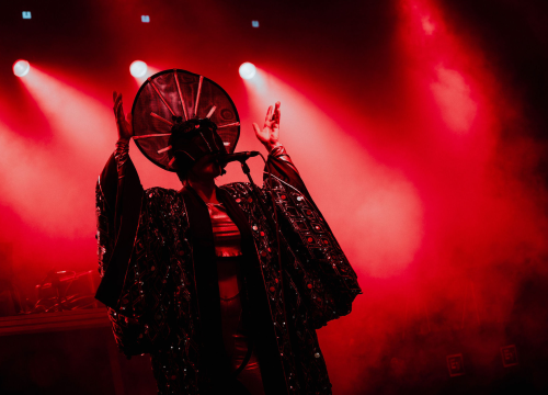 Fotografija 11 - Maskirani Nipplepeople rasplesali sinoć Šibenačane u parku