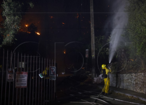 Požari u Los Angelesu proširili se na Hollywood, 100 tisuća ljudi obuhvaćeno evakuacijom