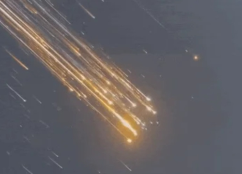 Raspala se Muskova raketa, ostaci ometali zračni promet