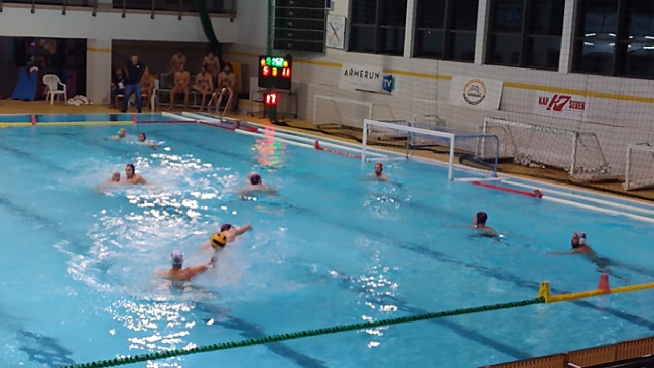 Vaterpolisti Solarisa uzeli bod protiv Crvene zvezde, gosti bolji nakon peteraca