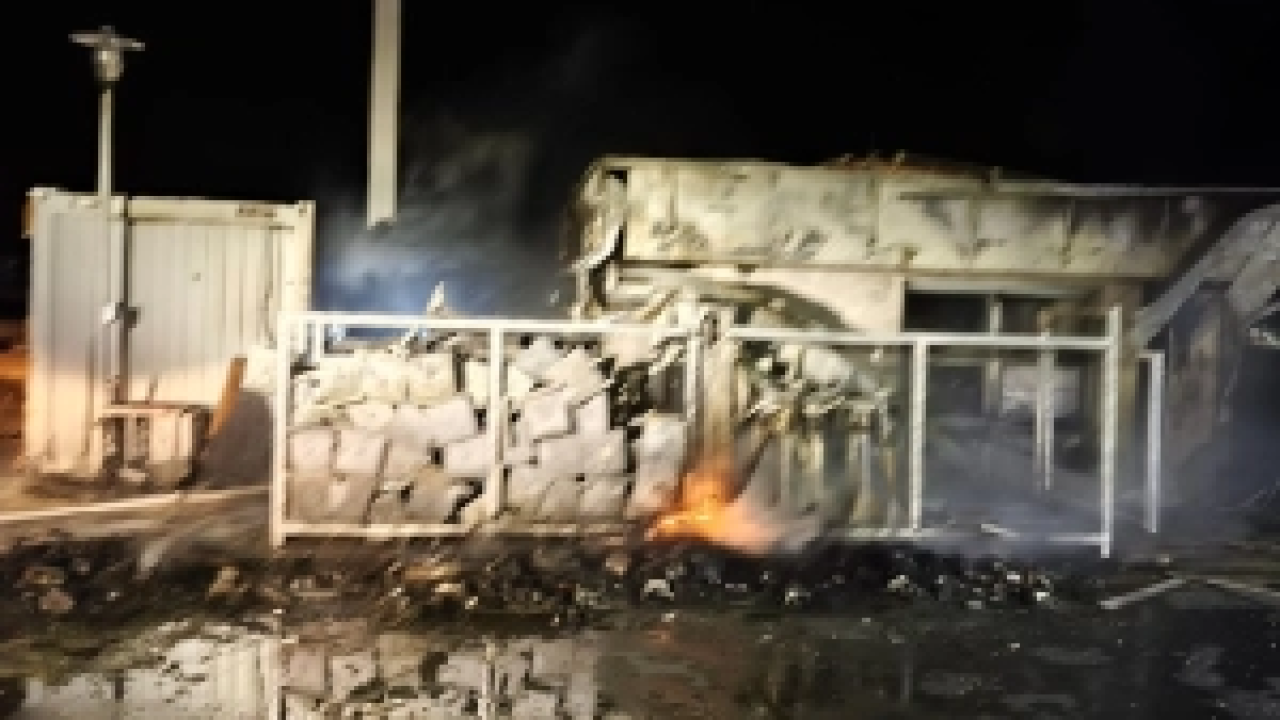 Noćas je izgorila benzinska pumpa u marini u Tribunju