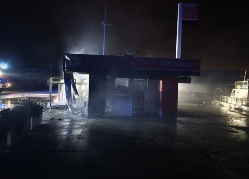 Požar u kojem je izgorila benzinska u Tribunju krenuo iz kontejnera za mješani otpad