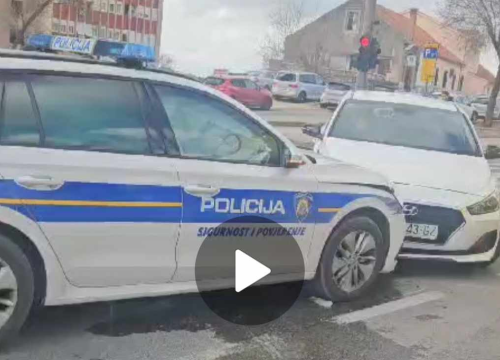 Fotografija 1 - Prometna nesreća na Baldekinu: Sudar policijskog i osobnog automobila