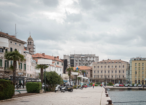 Iznadprosječno toplo i vjetrovito, poslijepodne moguća kiša