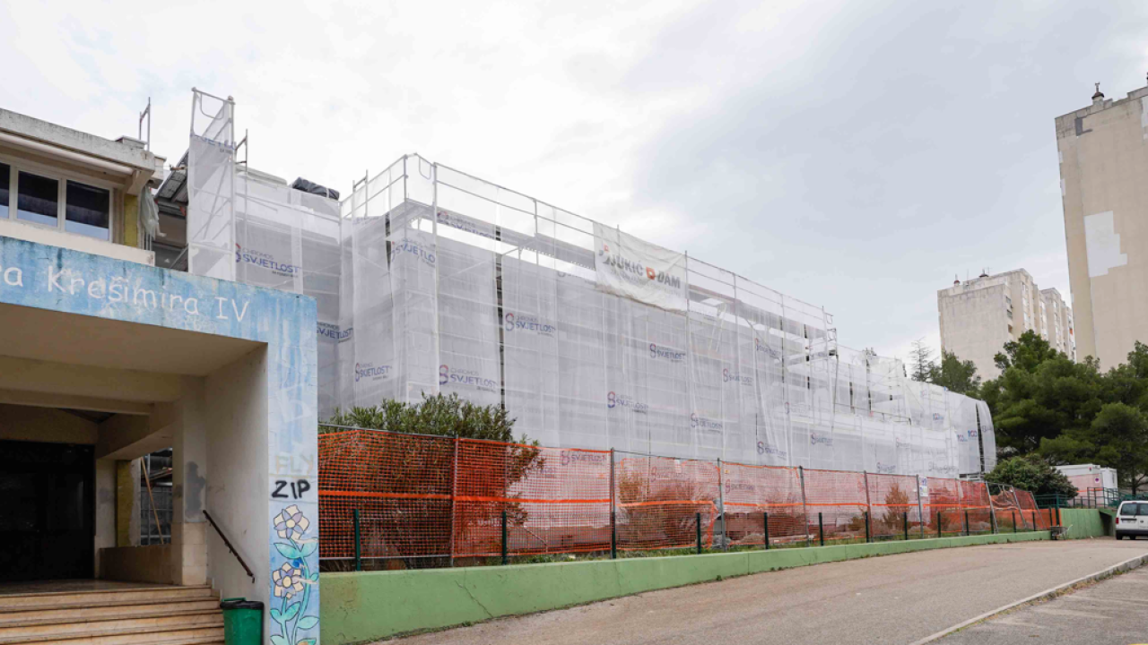 Obnova Osnovne škole Petar Krešimir IV u tijeku: Završetak radova do kraja godine