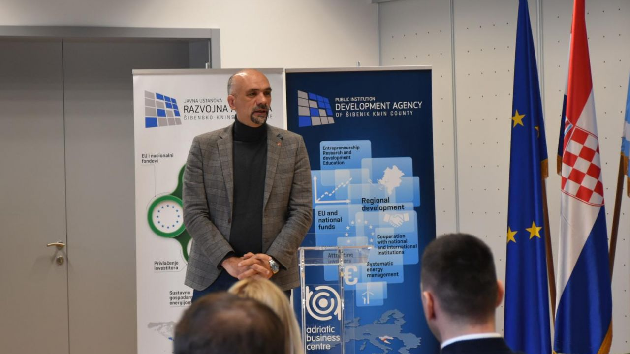 Ravnateljima, pedagozima i nastavnicima predstavljeni modeli izvođenja Građanskog odgoja u školama