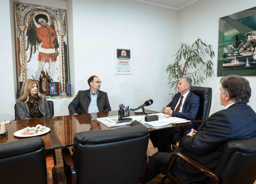 Fotografija 9 - Gradonačelnik Burić ugostio Željka Krnčevića: 'Novom ravnatelju i Gradu Šibeniku uvijek će biti na raspolaganju'