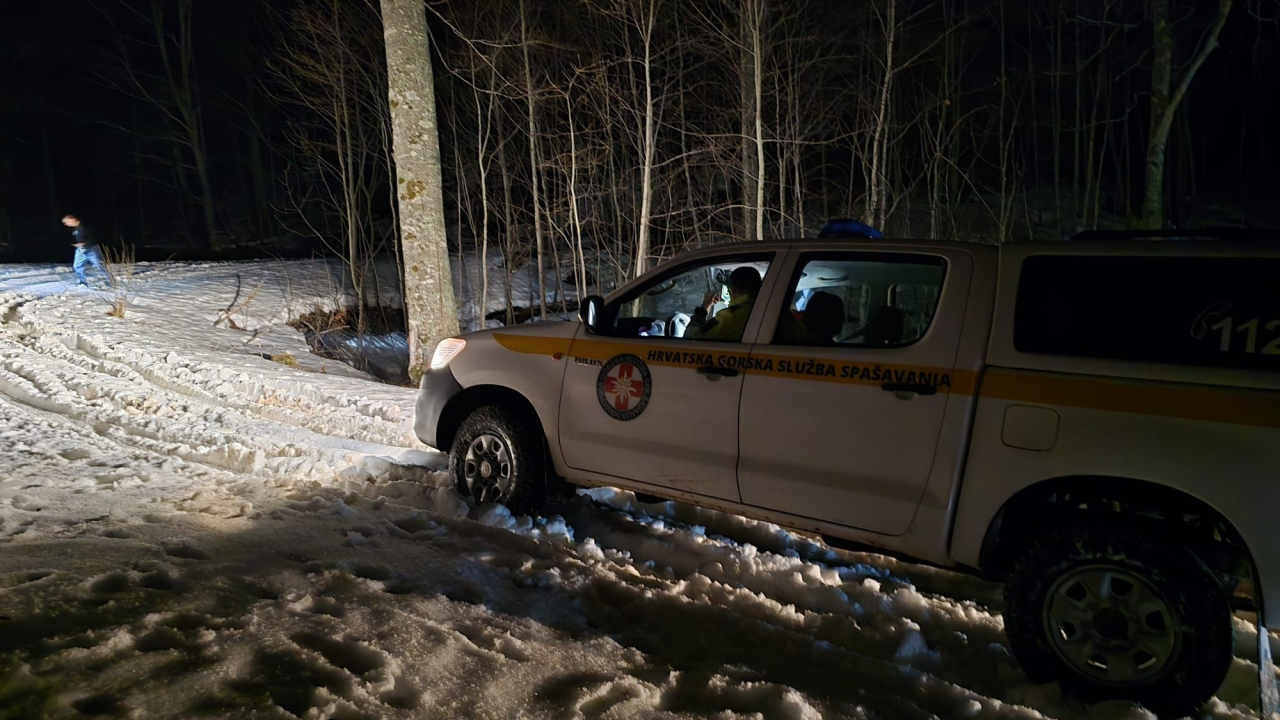 Gospićki HGSS spašavao ozlijeđenog Šibenčana na Velebitu: 'Krivac je neadekvatna oprema'