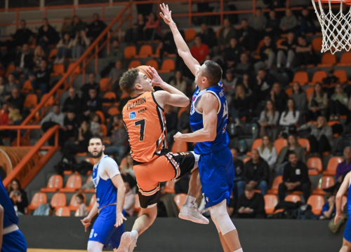 Šibenka se protiv Zadra dobro branila pod obručem, gosti sve riješili vanjskim šutom