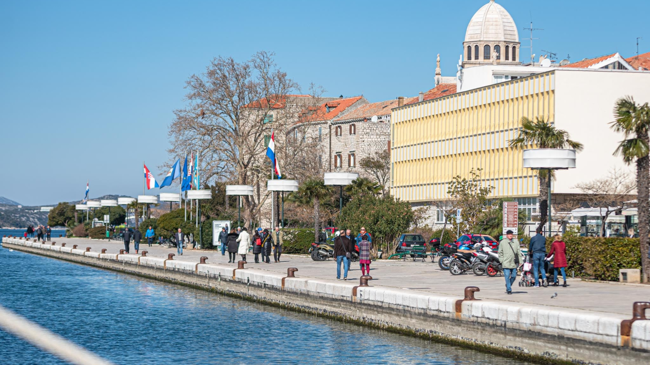 Većinu dana sunčano uz umjerenu buru