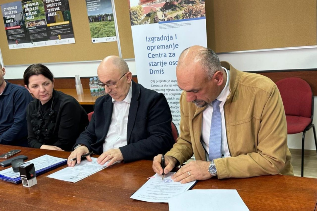 Županija će sufinancirati projekt izgradnje Centra za starije osobe u Drnišu