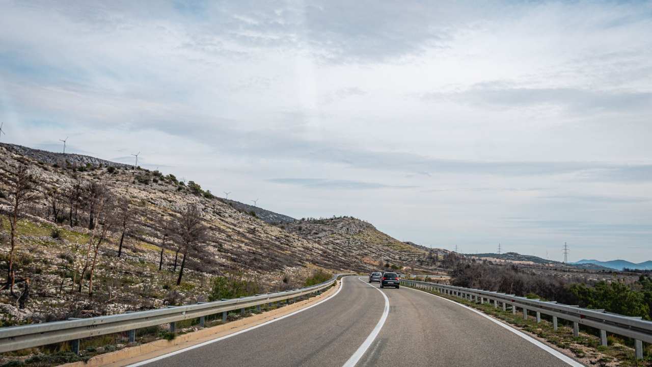 Zbog jakog vjetra autocesta otvorena samo za osobna vozila