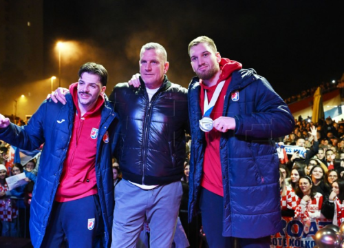 Hrvatskim rukometašima organizirani dočeci diljem Hrvatske i BiH