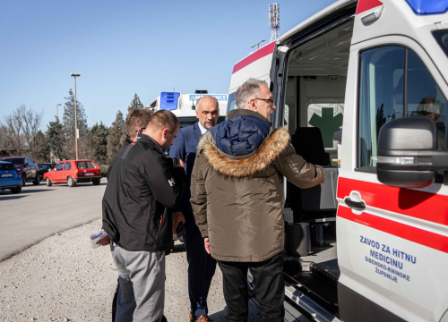 Fotografija 7 - Zavod za hitnu medicinu Šibensko-kninske županije bogatiji za dva nova sanitetska vozila
