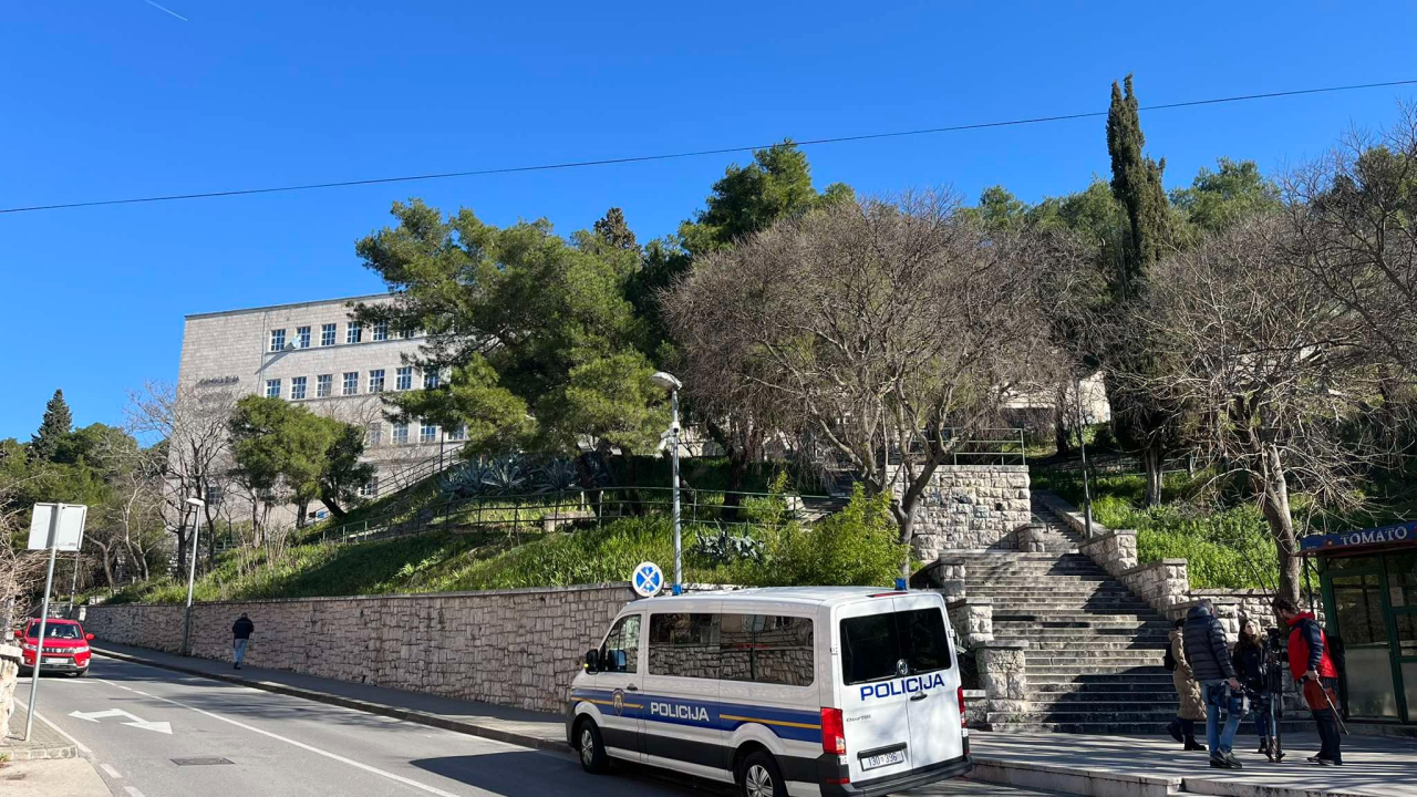 Evakuirana zgrada Gimnazije zbog anonimne dojave o podmetnutoj bombi