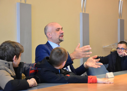 Fotografija 2 - Učenici iz Lozovca posjetili župana Marka Jelića