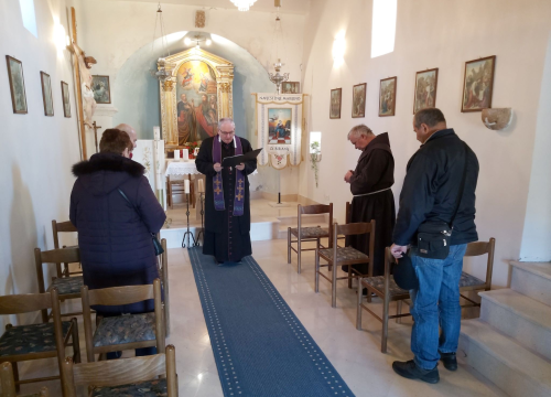 Fotografija 3 - Biskup obišao župu Danilo