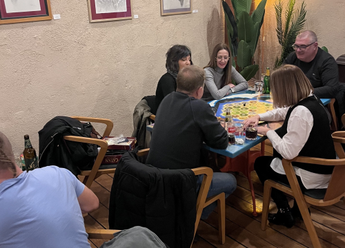 Fotografija 2 - Noć društvene igre u Azimutu: Zaigrao se Catan, a najbolji strateg bio je Edvin Grulović