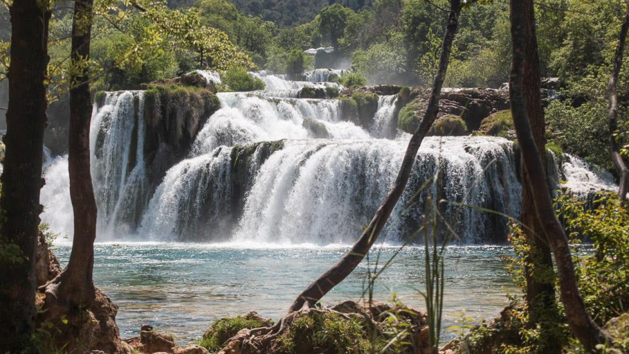 Valentinovo u NP Krka: Sudjelujte u humanitarnoj akciji 'Knjiga od srca'