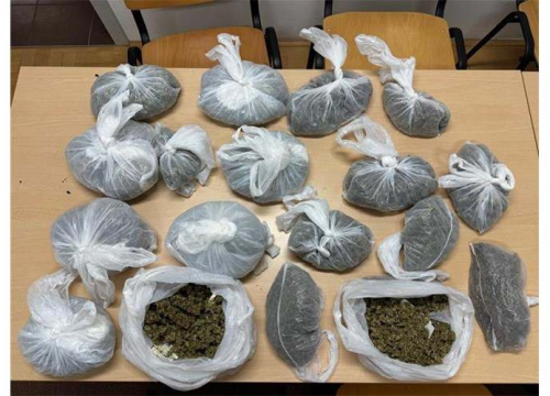 Fotografija 3 - Policija je na šibenskom području kod 52-godišnjaka pronašla preko dvije kile marihuane