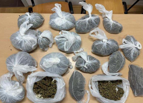 Fotografija 2 - Policija je na šibenskom području kod 52-godišnjaka pronašla preko dvije kile marihuane