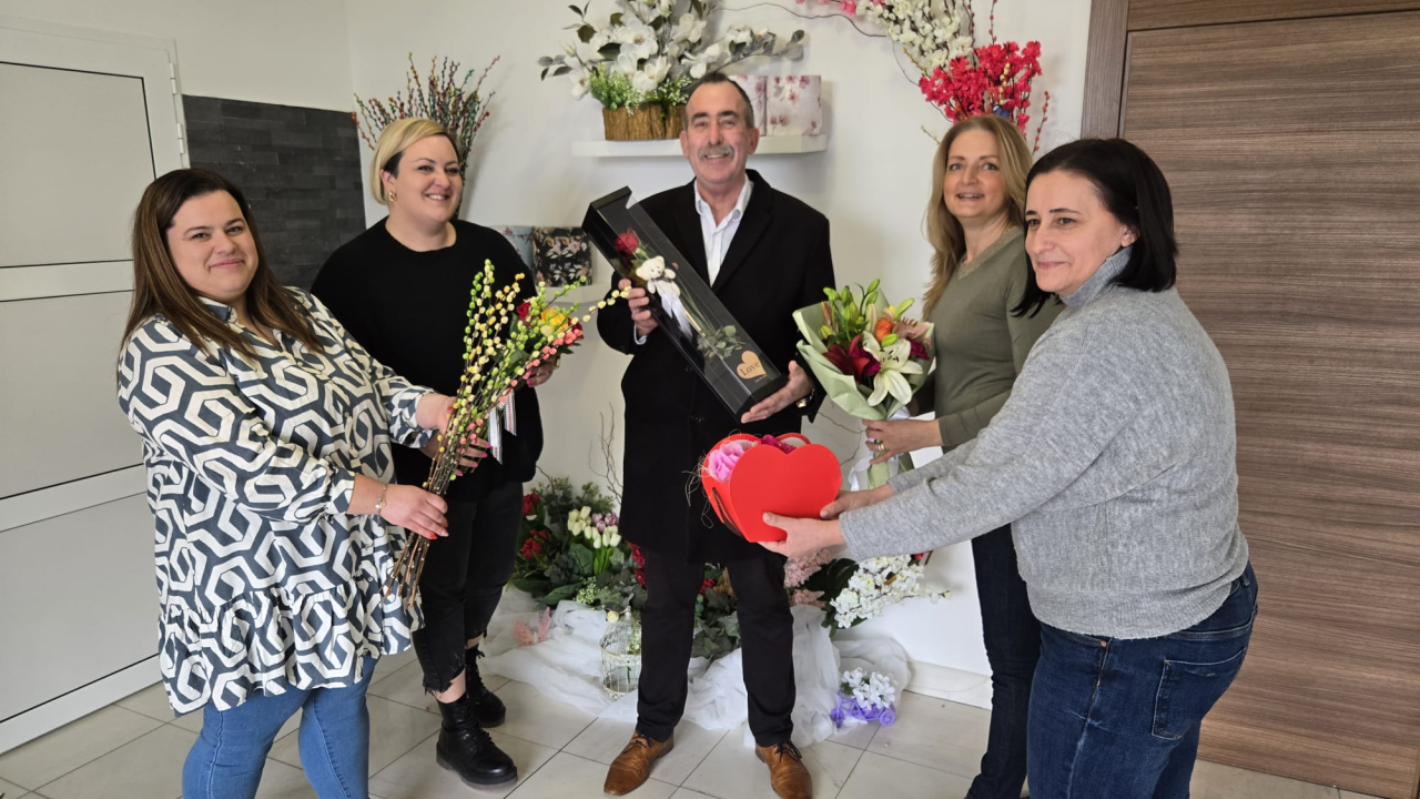 Ne samo za pogrebe: Pronađite savršen buket za voljenu osobu u cvjećarnici na Kvanju!