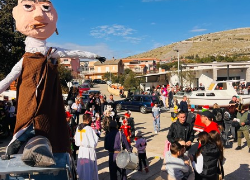 Fotografija 2 - 'Udri brigu na veselje' na Grebaškim maškarama