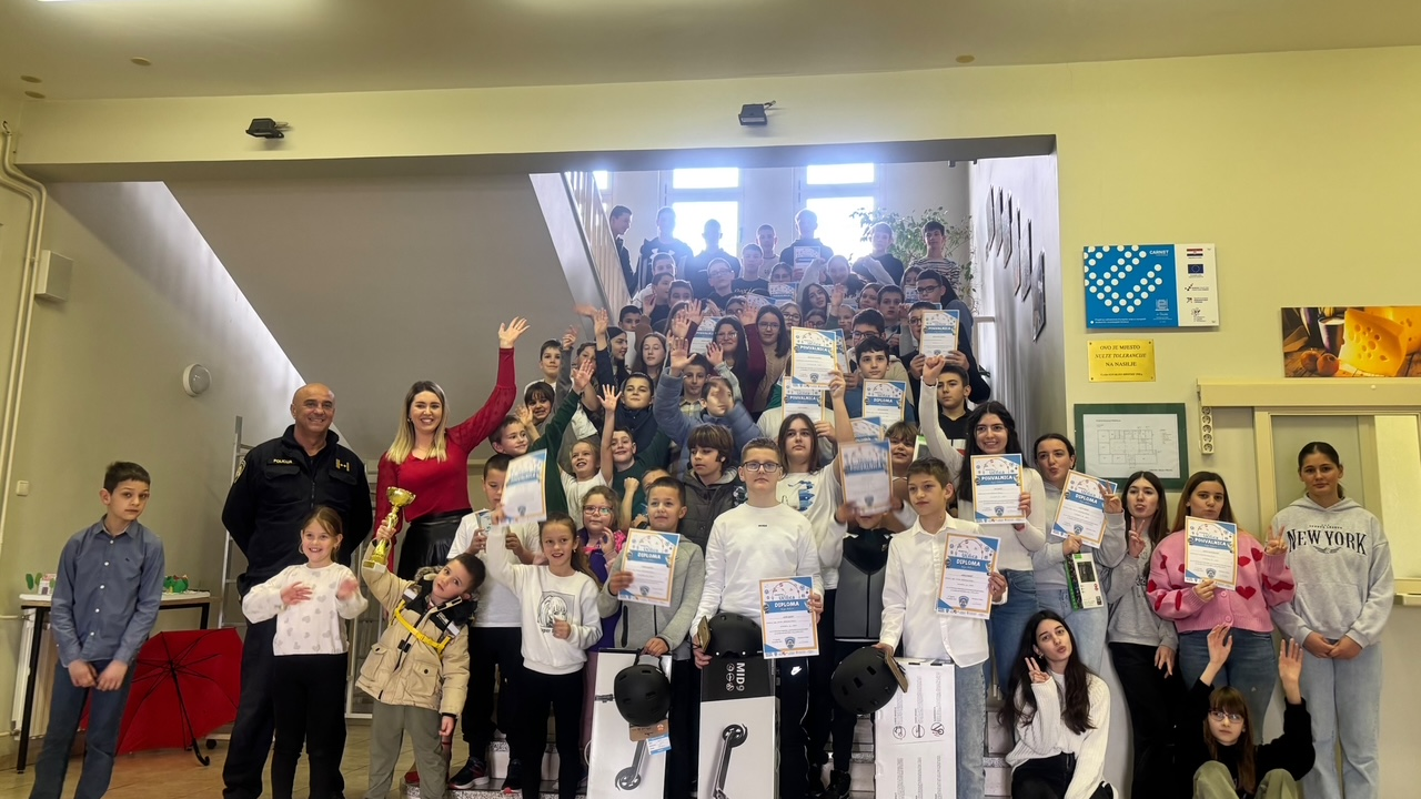Školarci iz Pirovca treću godinu za redom osvojili nagradu za poznavanje prometnih propisa