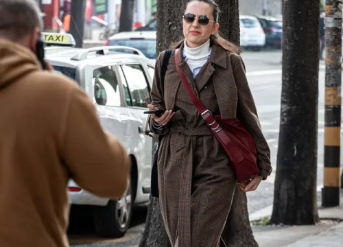 Fotografija 2 - FOTO Trendi sugrađanke iz ormara izvadile vesele komade!