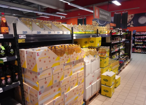 Muškarac u Šibeniku skočio na pult u dućanu i ukrao vrećicu s hranom