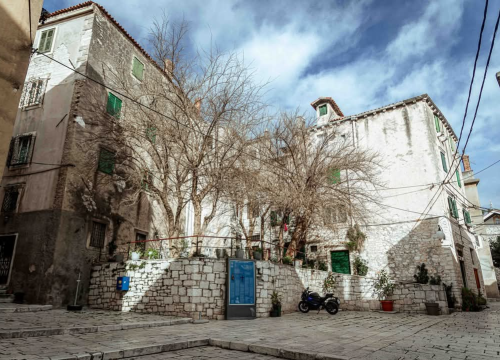 Fotografija 24 - Gorica zimi: U starom šibenskom kvartu 'nema pasa', ali nađe se poneka mačka