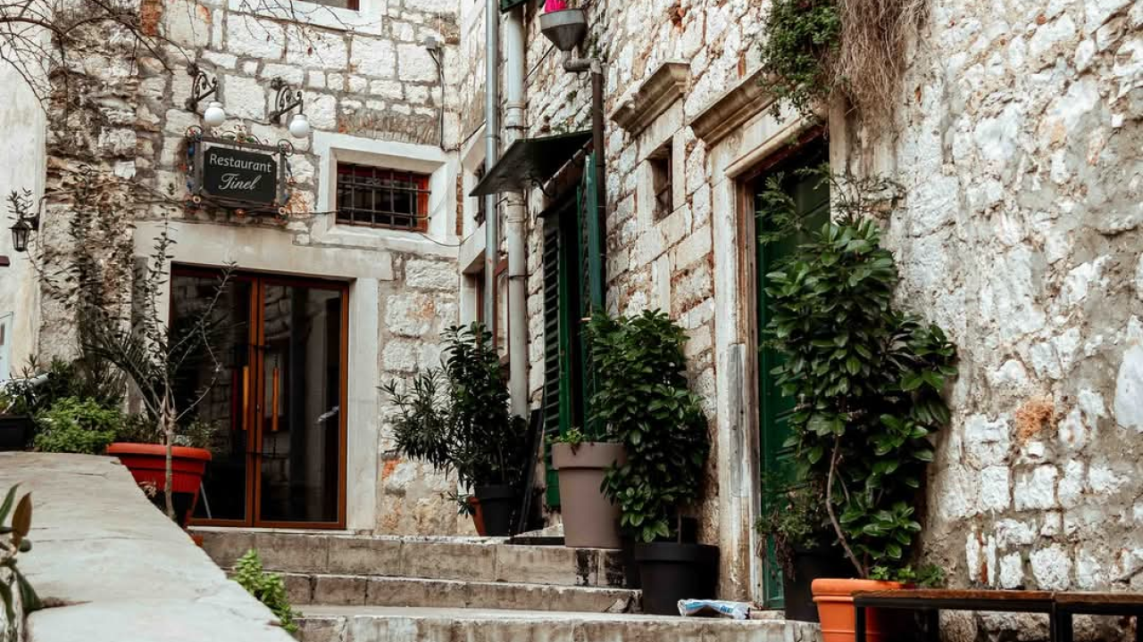 Gorica zimi: U starom šibenskom kvartu 'nema pasa', ali nađe se poneka mačka