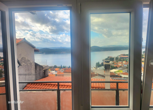 Fotografija 7 - Prodaje se odmah useljiv trosoban stan s pogledom na Šibenski zaljev