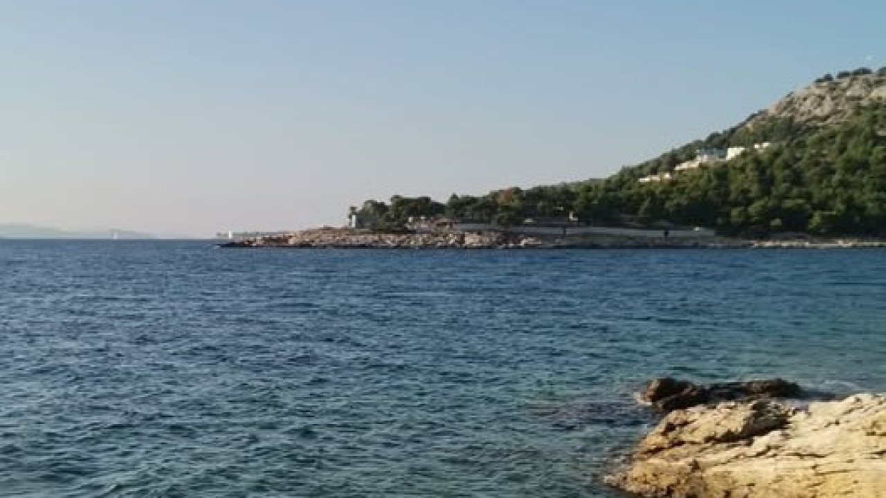 Nakon optužnice DORH-a nestale mobilne kućice s parcele Zorana Pripuza u uvali Čigrađa