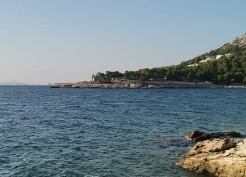 Nakon optužnice DORH-a nestale mobilne kućice s parcele Zorana Pripuza u uvali Čigrađa