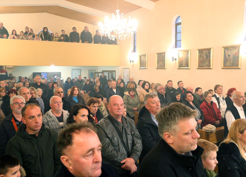 Fotografija 3 - Biskup Rogić u pastirskom pohodu