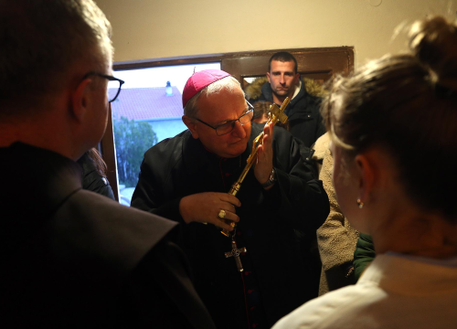 Fotografija 5 - Biskup Rogić u pastirskom pohodu